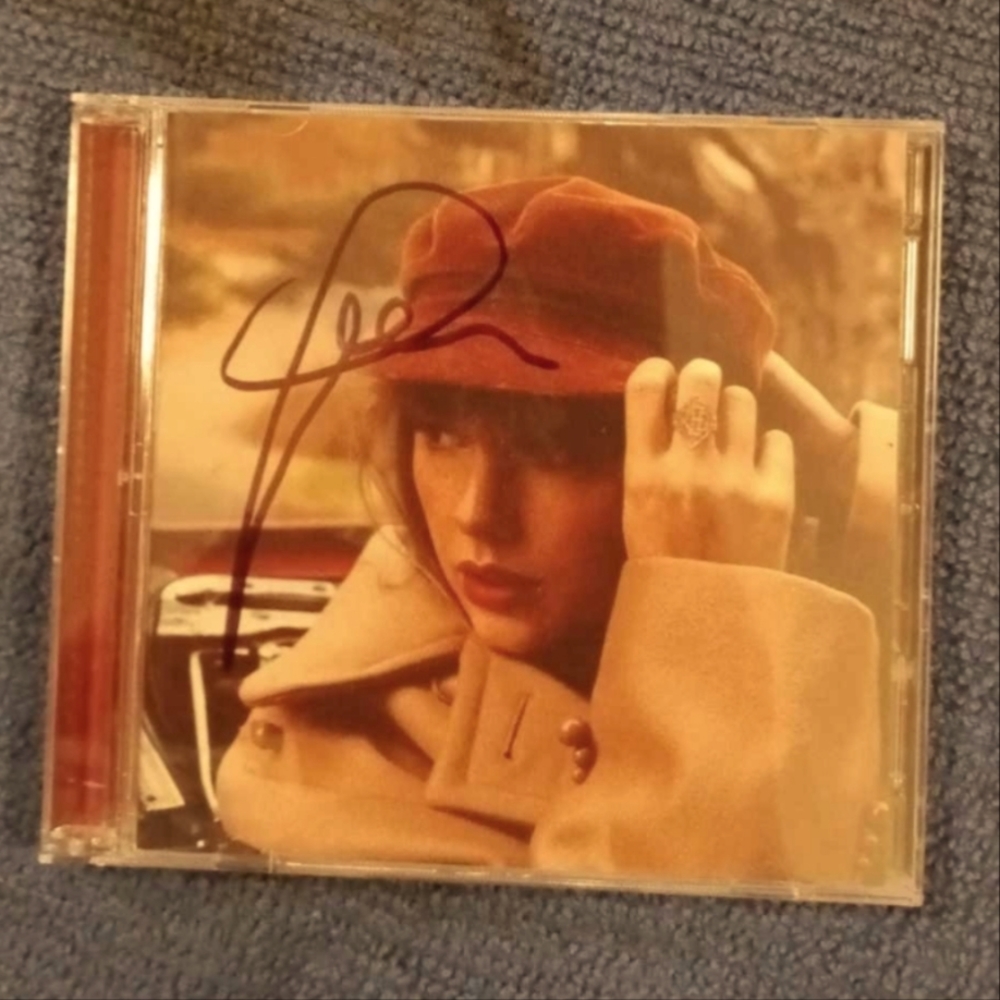 Taylor Swift signed Red CD *PENDING*